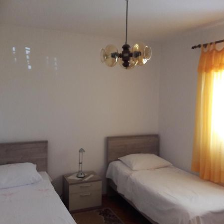 Apartment Bise Rogoznica  Bagian luar foto