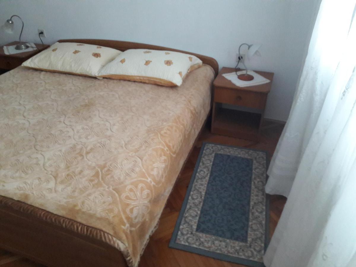 Apartment Bise Rogoznica  Bagian luar foto